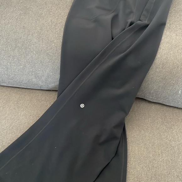 Lululemon wide leg pant  great condition size 6 women black - Picture 5 of 5